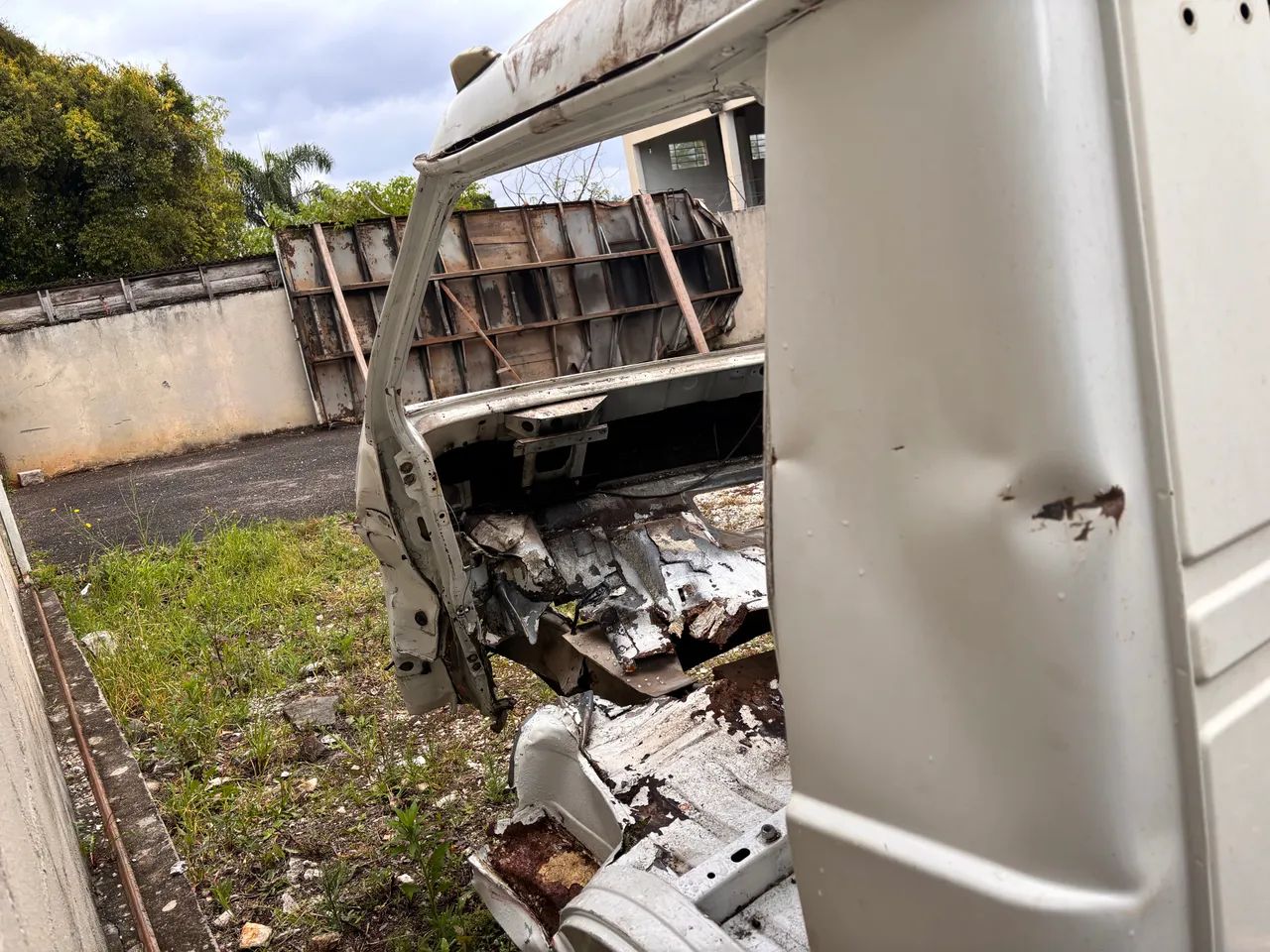 Cabine parcial VW 8.140