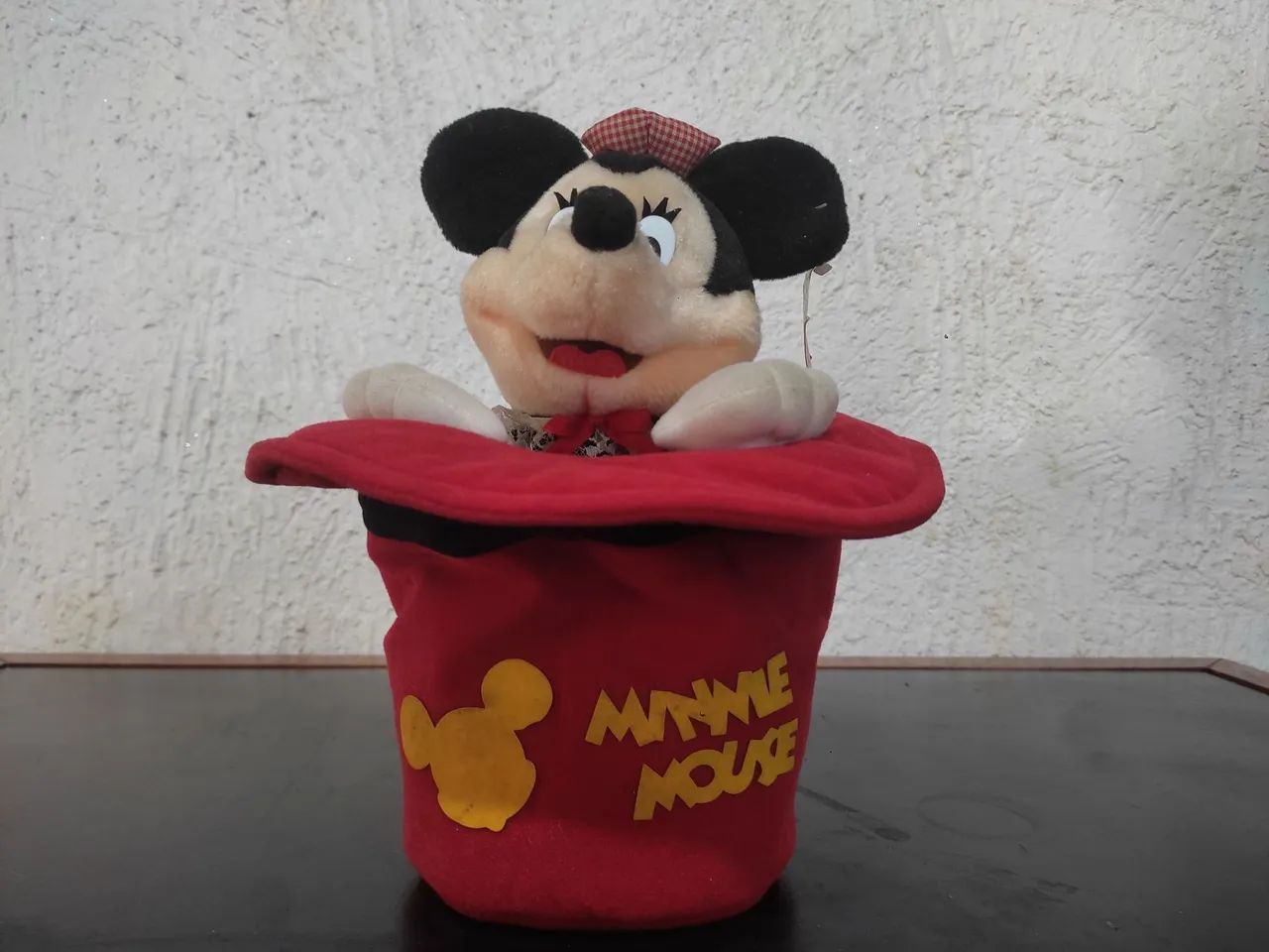 Minnie Mouse de Pelúcia em sua Caixa 