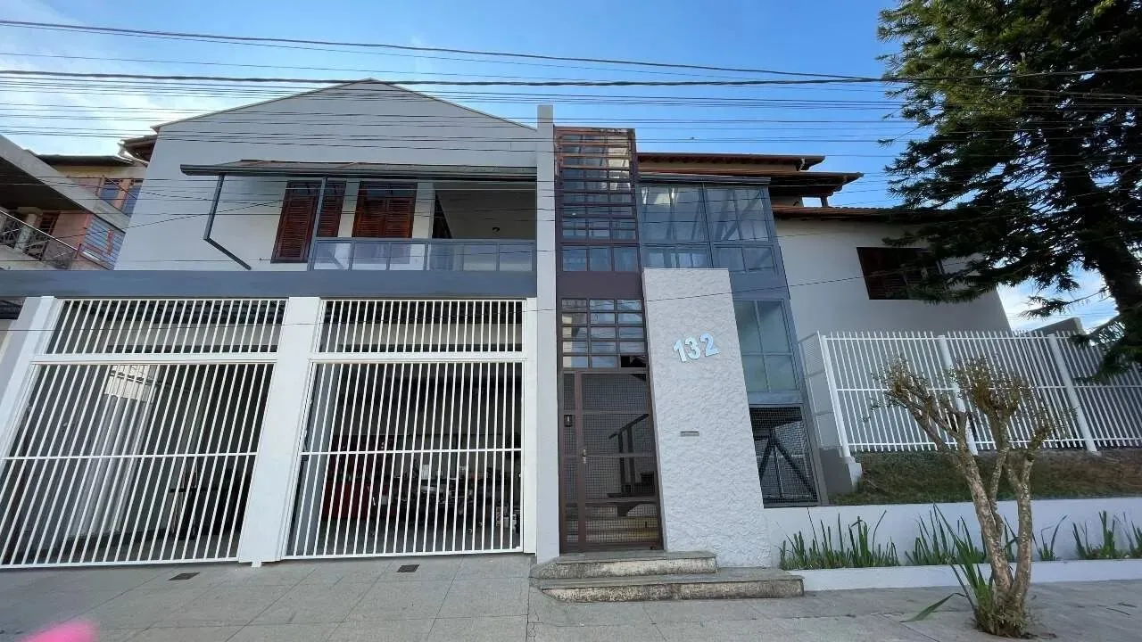 Casa à venda, 6 quartos, 1 suíte, JK - Viçosa/MG