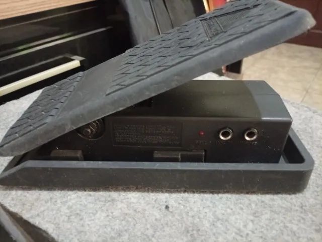 Pedal de volume Behringer  - Foto 3