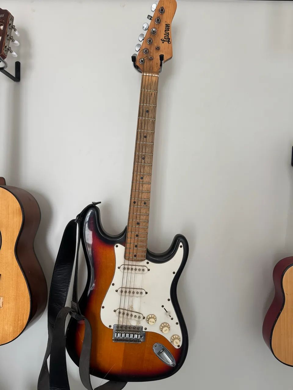 Guitarra Lauren + amplificador sheldon