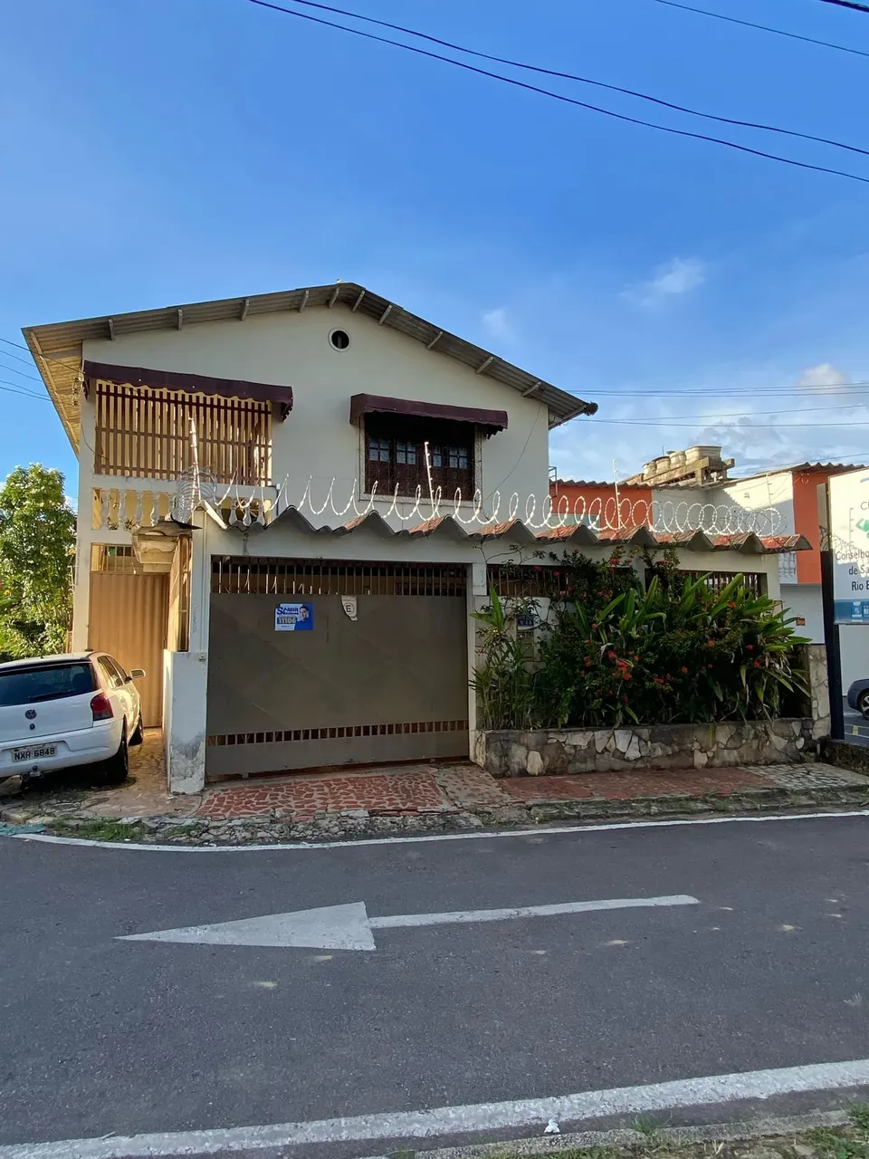 Casa de Alto Padrão à Venda com 04 suítes no 2º andar no Bosque