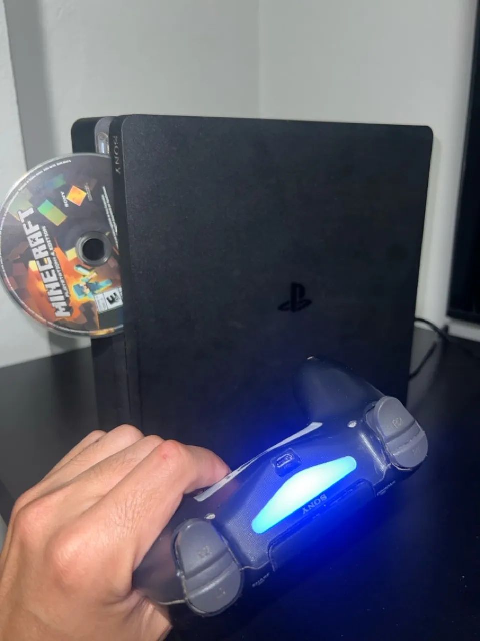 PS4 Slim - 500Gb with 1 controller and games64318475078659121