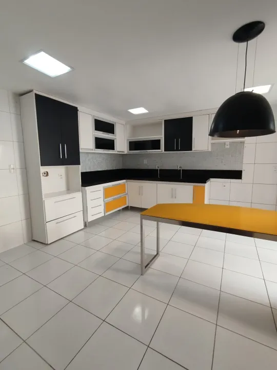 CASA DE CONDOMINIO NO OLHO DGUA