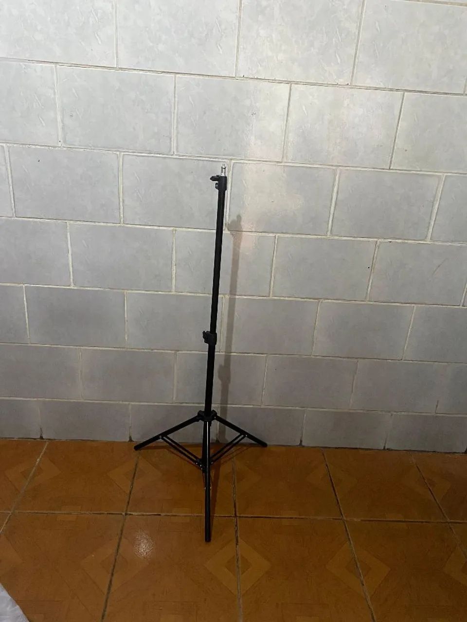 Tripé de iluminação com bastão LED - funcionando perfeitamente - Foto 3
