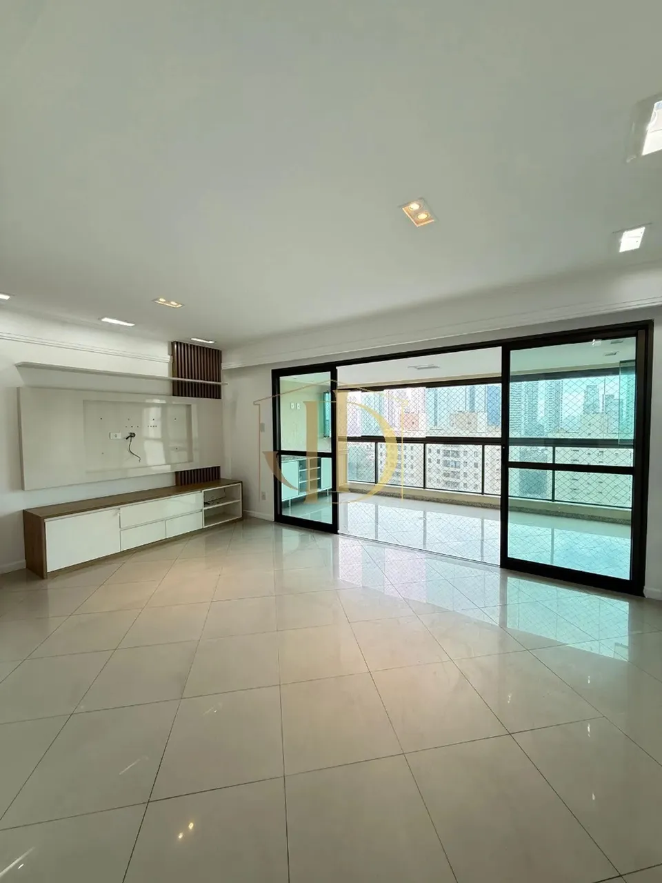 ELEGANCE GARIBALDI 3 quartos com 1 suite 103 m2 Andar intermediário Nascente Total