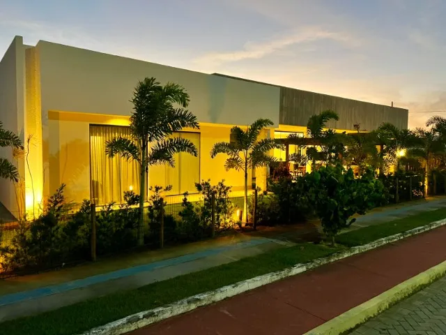 Casa térrea 4/4 com piscina - Cond. Villa Al Mare