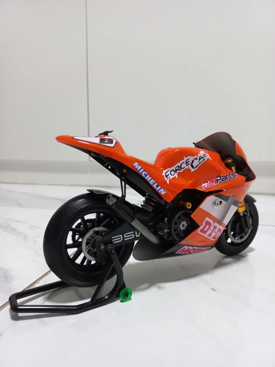 Motocicleta venon de corrida em escala 1/5- Modelo de coleção - Foto 3