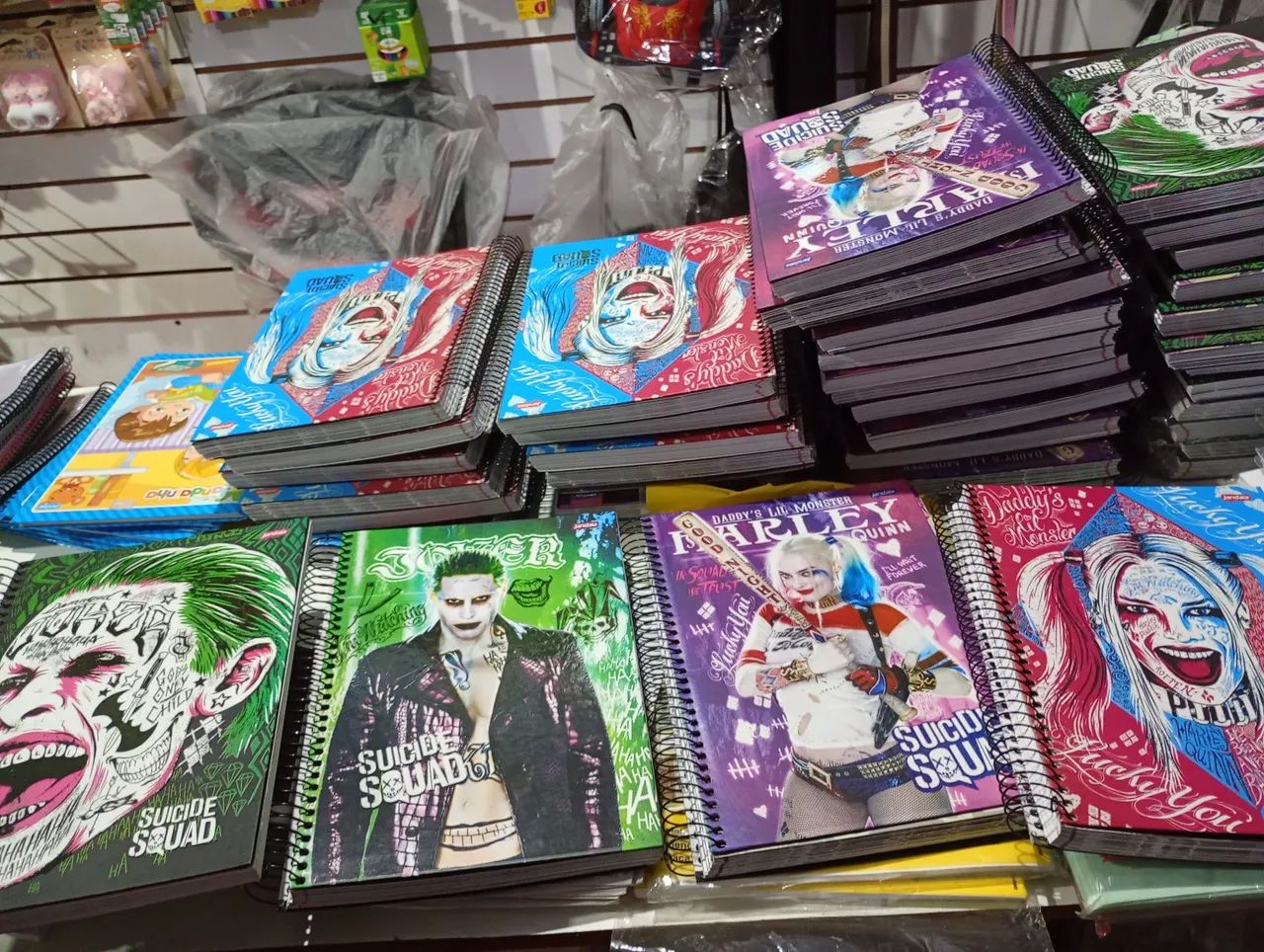 Cadernos: 10 matérias. Entrega grátis a partir de 3 unidades 