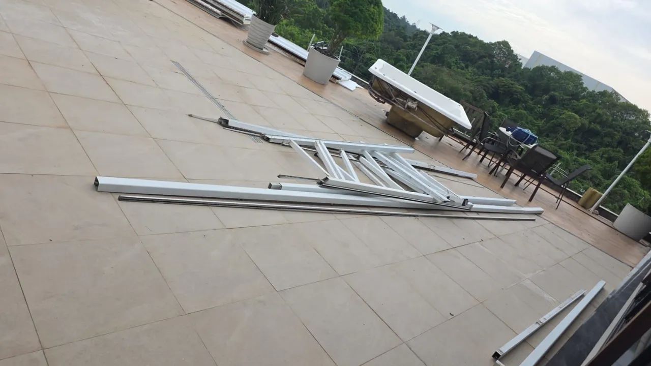 Sacada de varanda toda de vidro 12 metros