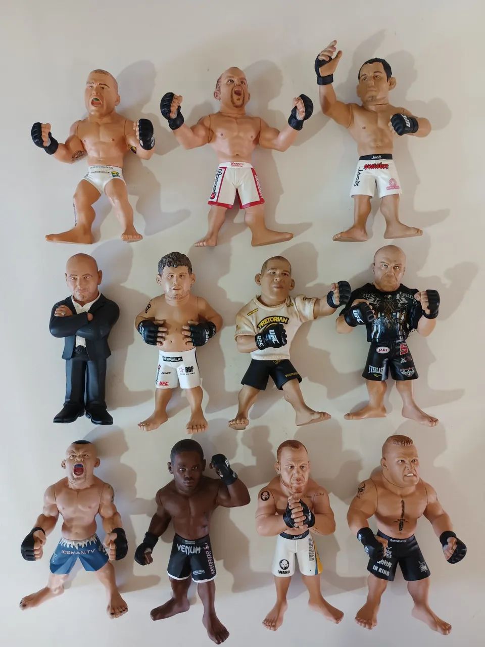 Vendo Bonecos do UFC