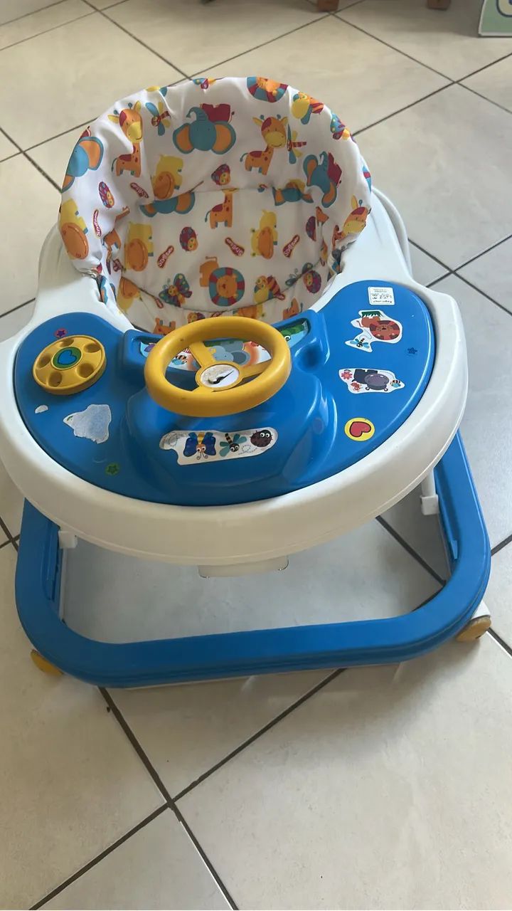 Vendo andajar único dono, toca normalmente só saiu o adesivo 