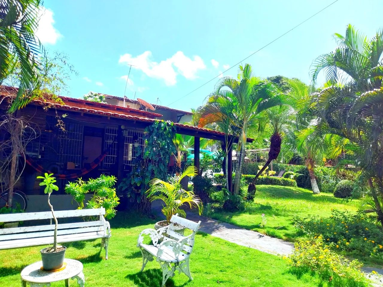 Casa com piscina com área verde - Foto 5