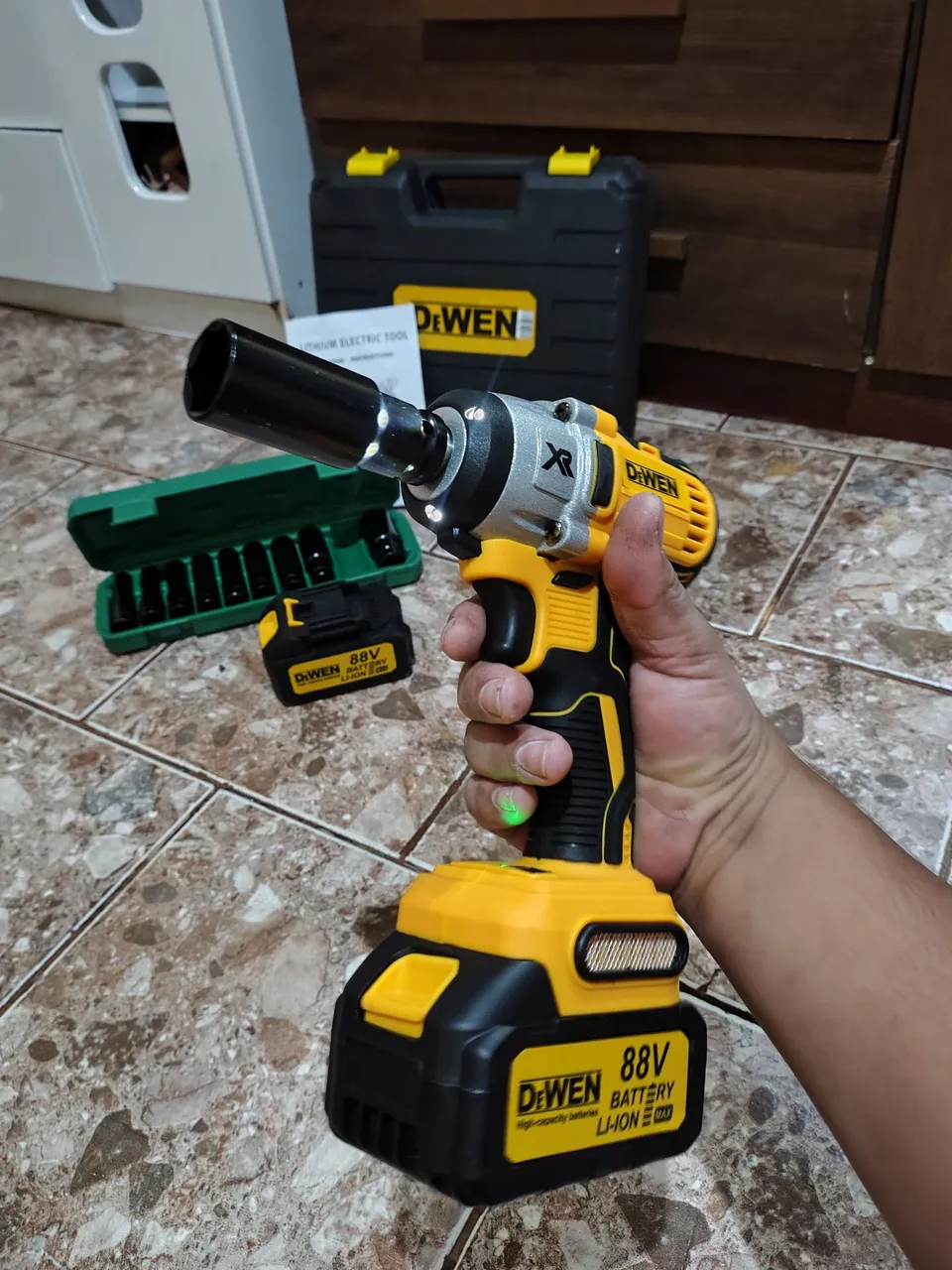 Chave de Impacto Dewen 88V