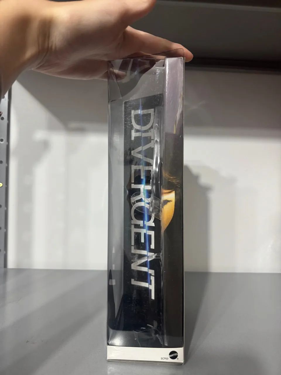 Caixa Boneca Barbie Divergente Tris Black Label - Foto 4