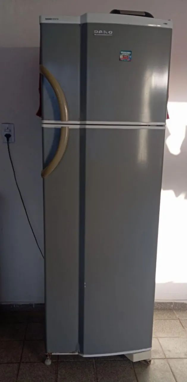 Vendo geladeira dako