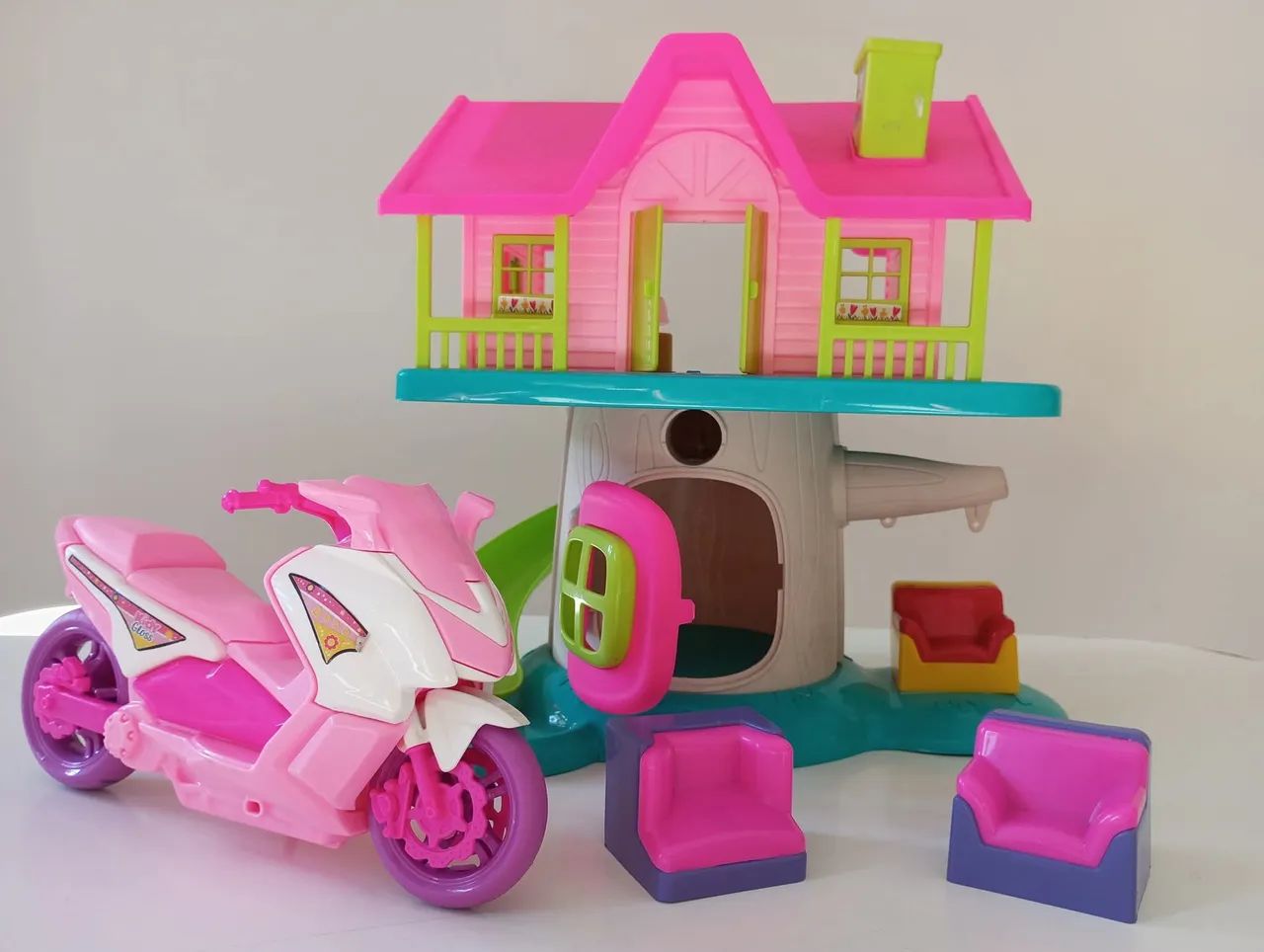 Casinha de Boneca Faz de Conta com moto e acessórios - Foto 2