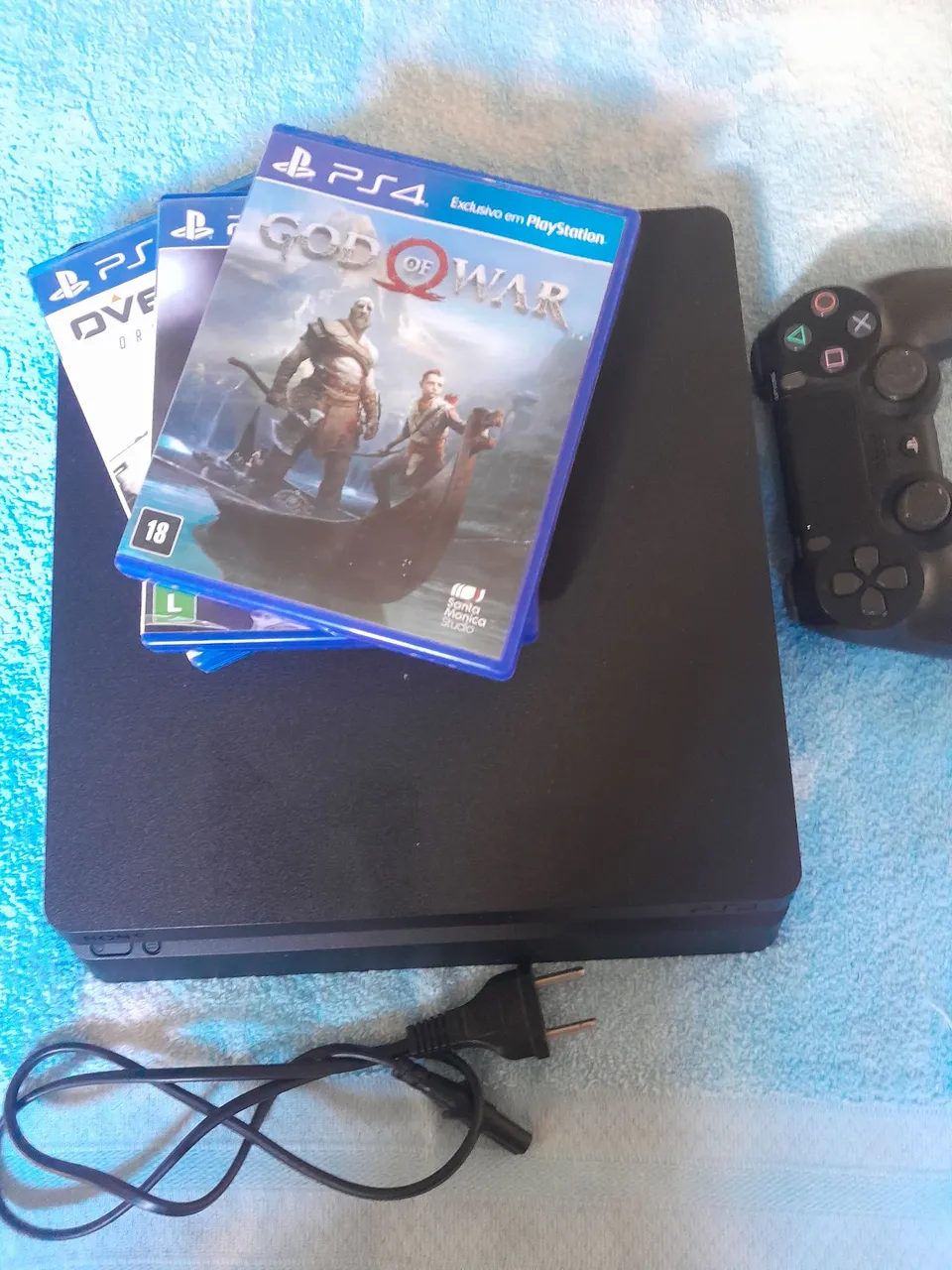 Ps4 de 1 terá completo
