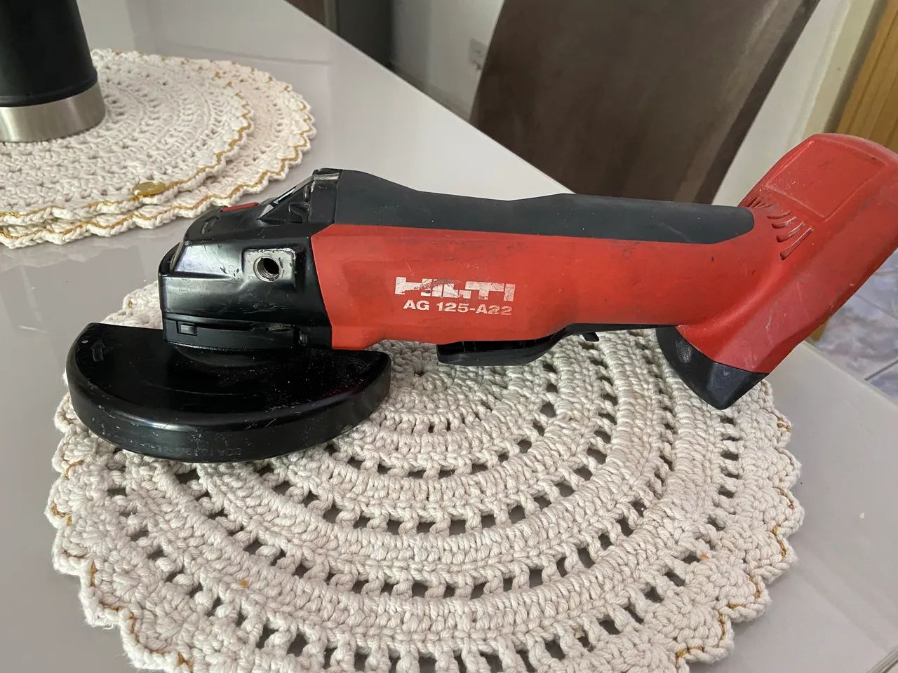 Esmerilhadeira Hilti 22v 