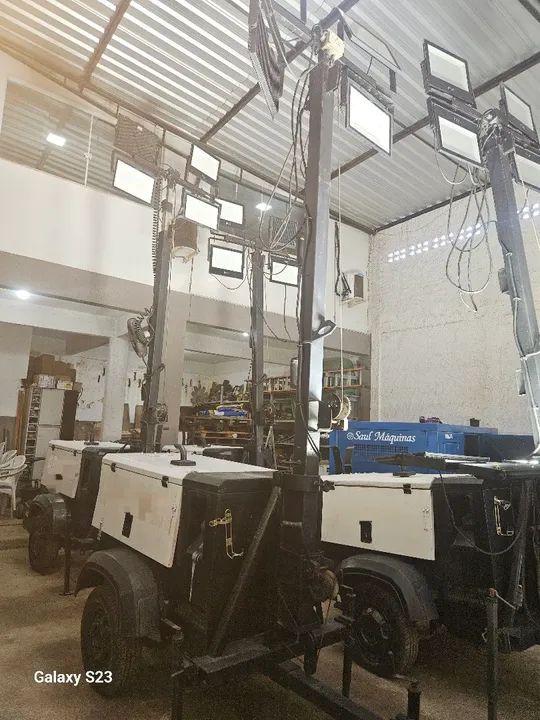 Conjunto de Torres de Iluminação para Construção
