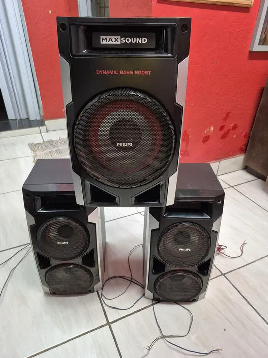 4 caixas de som em ótimo estado...