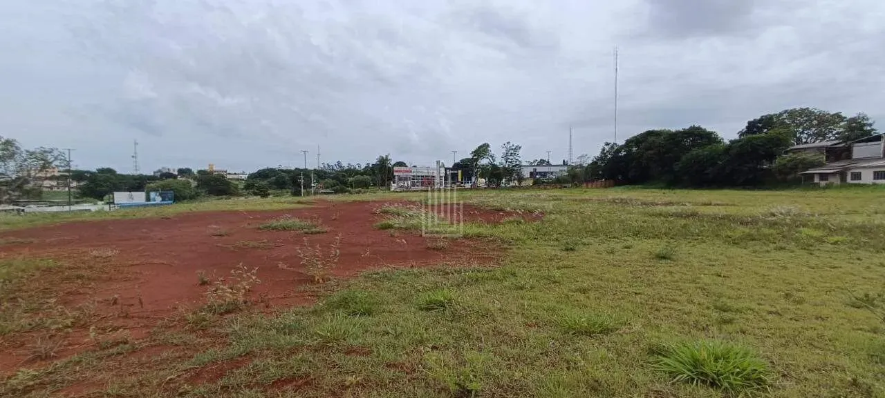 Terreno para locação na Avenida Costa e Silva em Foz do Iguaçu.