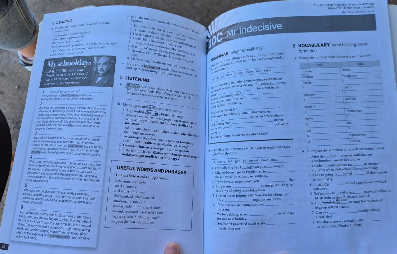 Livro: English File Pre-intermediate Workbook 3ª edição - Foto 4