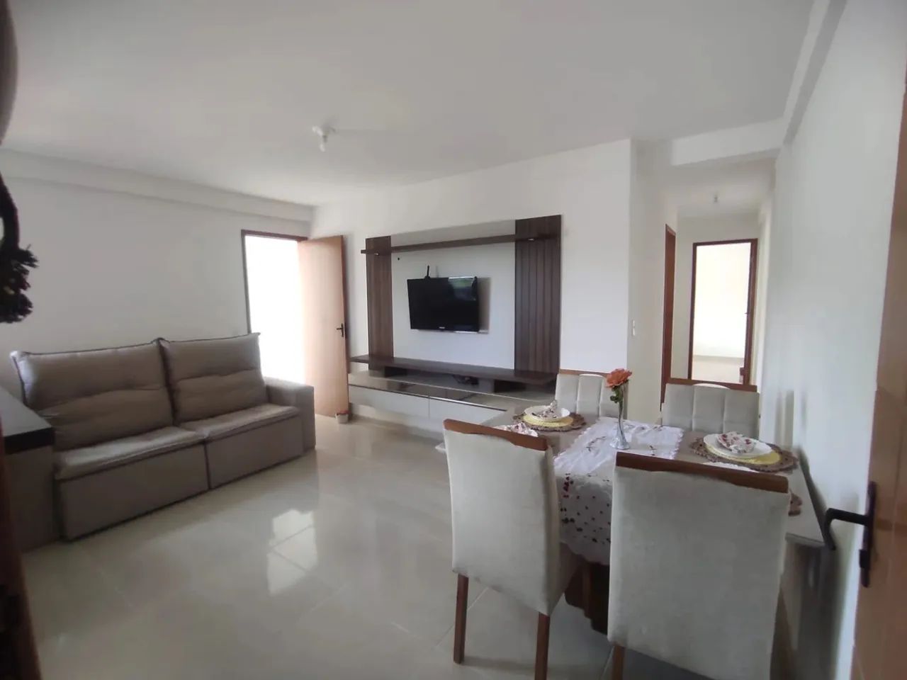VENDO MOBILIADO!!! Apartamento 2 quartos 60m², sol da manhã, sala ampla, varanda e vaga de - Foto 3