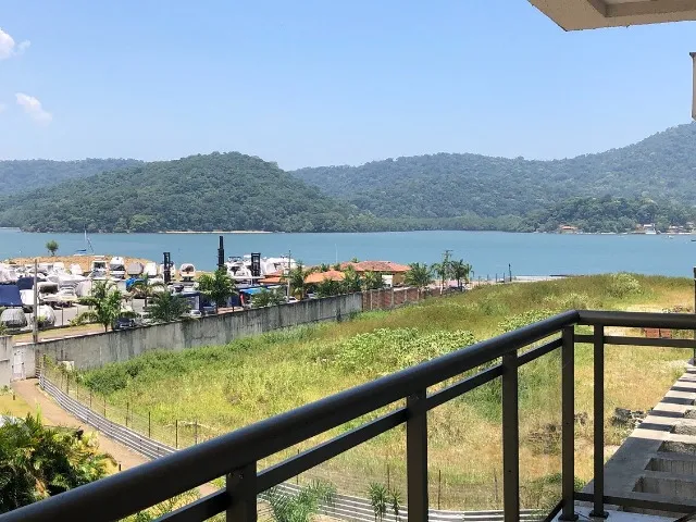 Apartamento Rio Marina Resort . Vista Mar - Sol da manhã. Quarto e Sala com Varanda, em pe