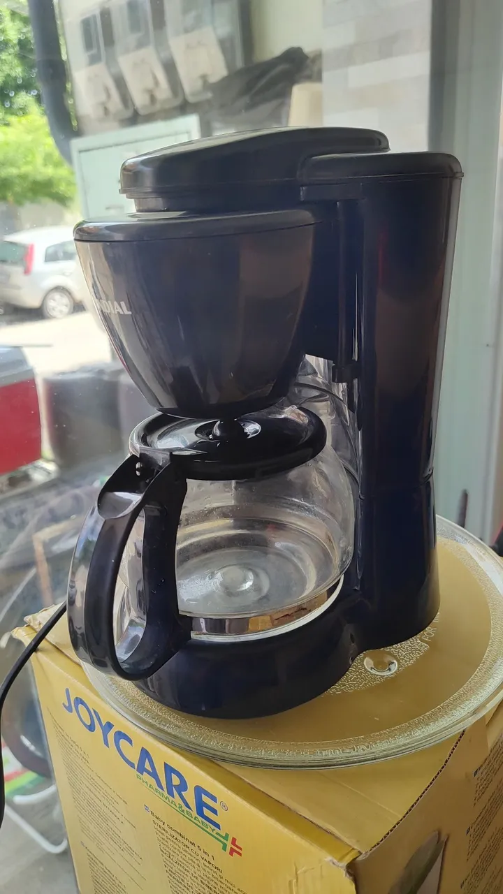 Vendo cafeteira elétrica mondial 550w 127v funciona perfeitamente leia a descrição.