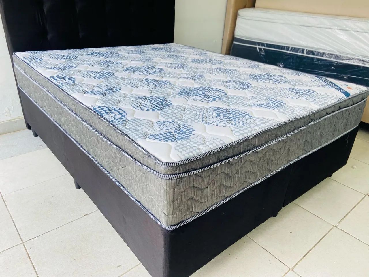 Cama Box de Casal com Colchão
