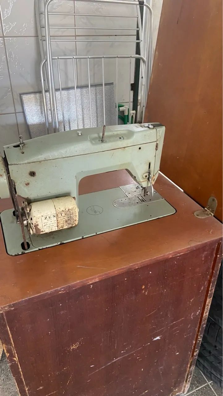 Máquina de Costura Vigorelli Pedal e Motor - Foto 2