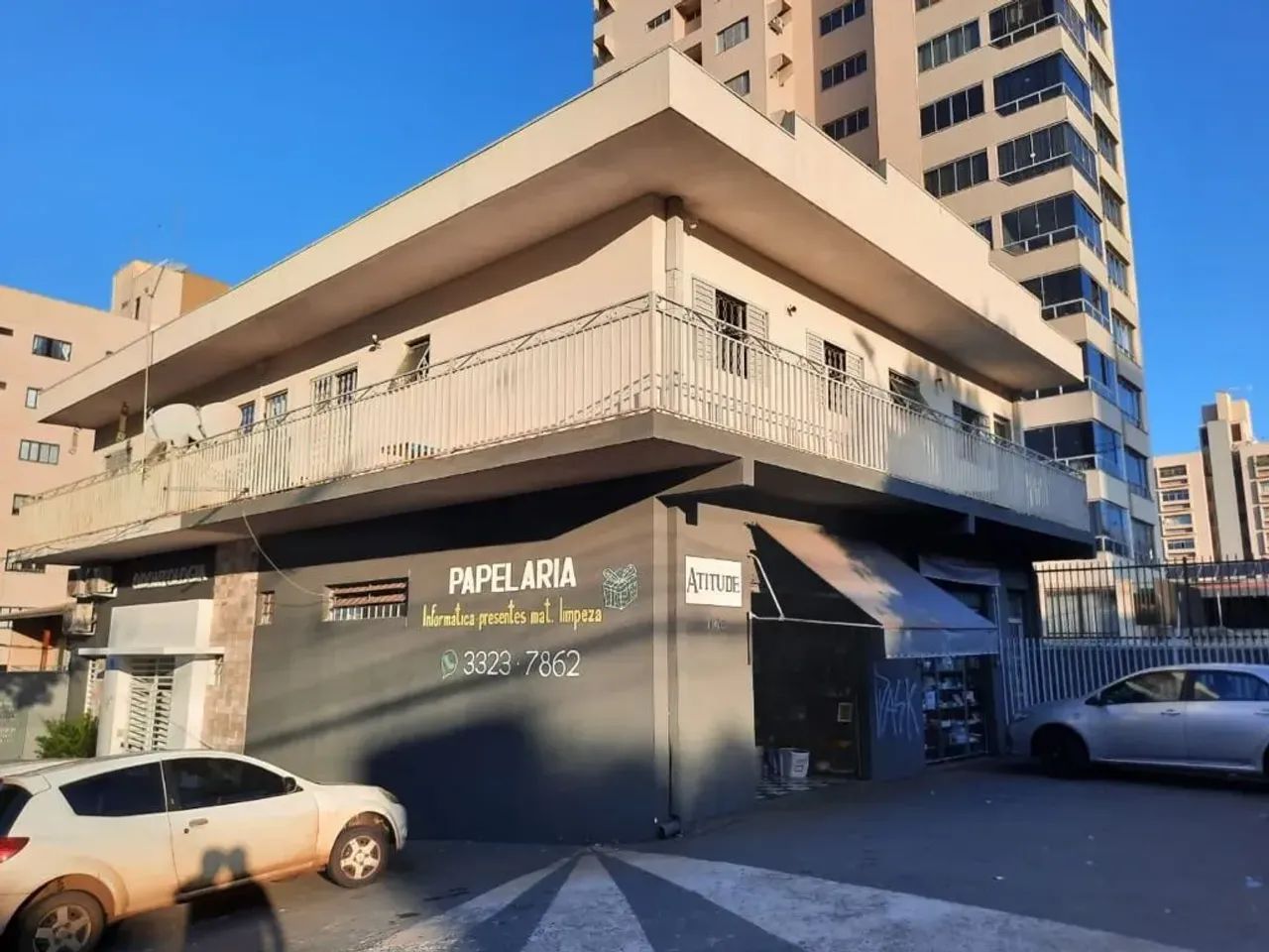 Imóvel Comercial com 2 Salas e 2 Apartamentos Locados, Centro - Londrina/PR