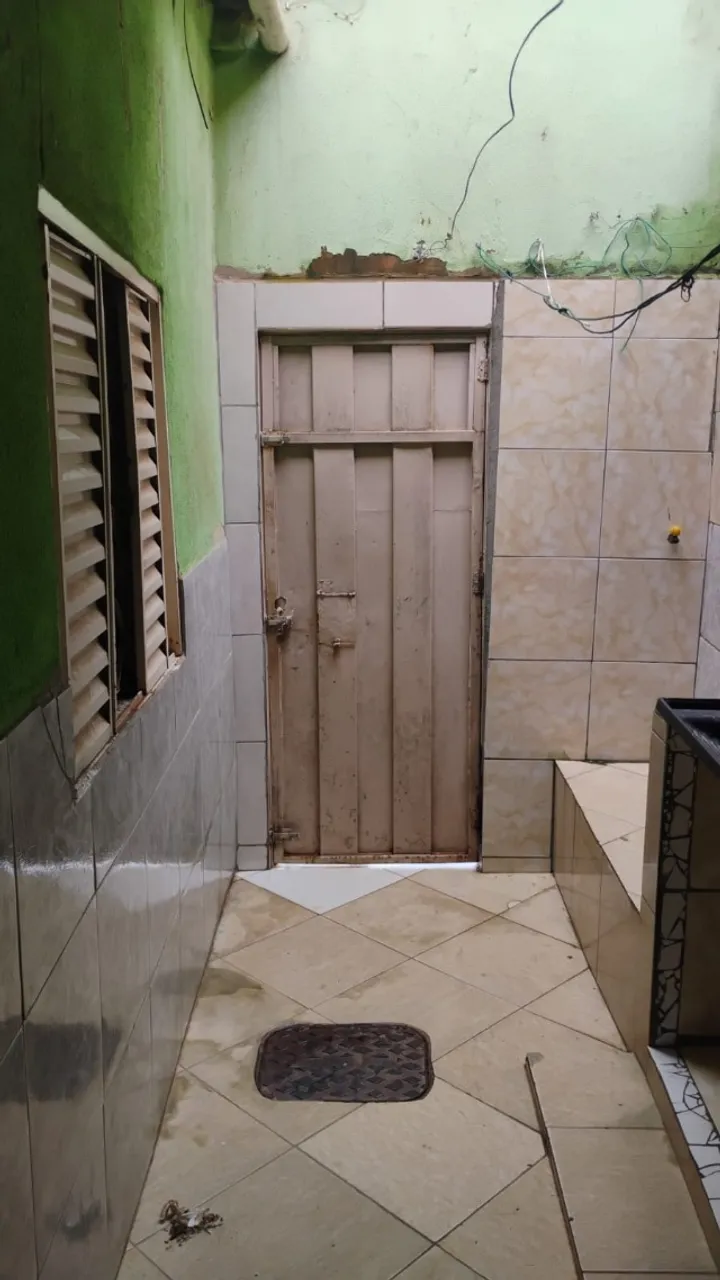 ALUGUEL DE BARRACO DE FUNDOS