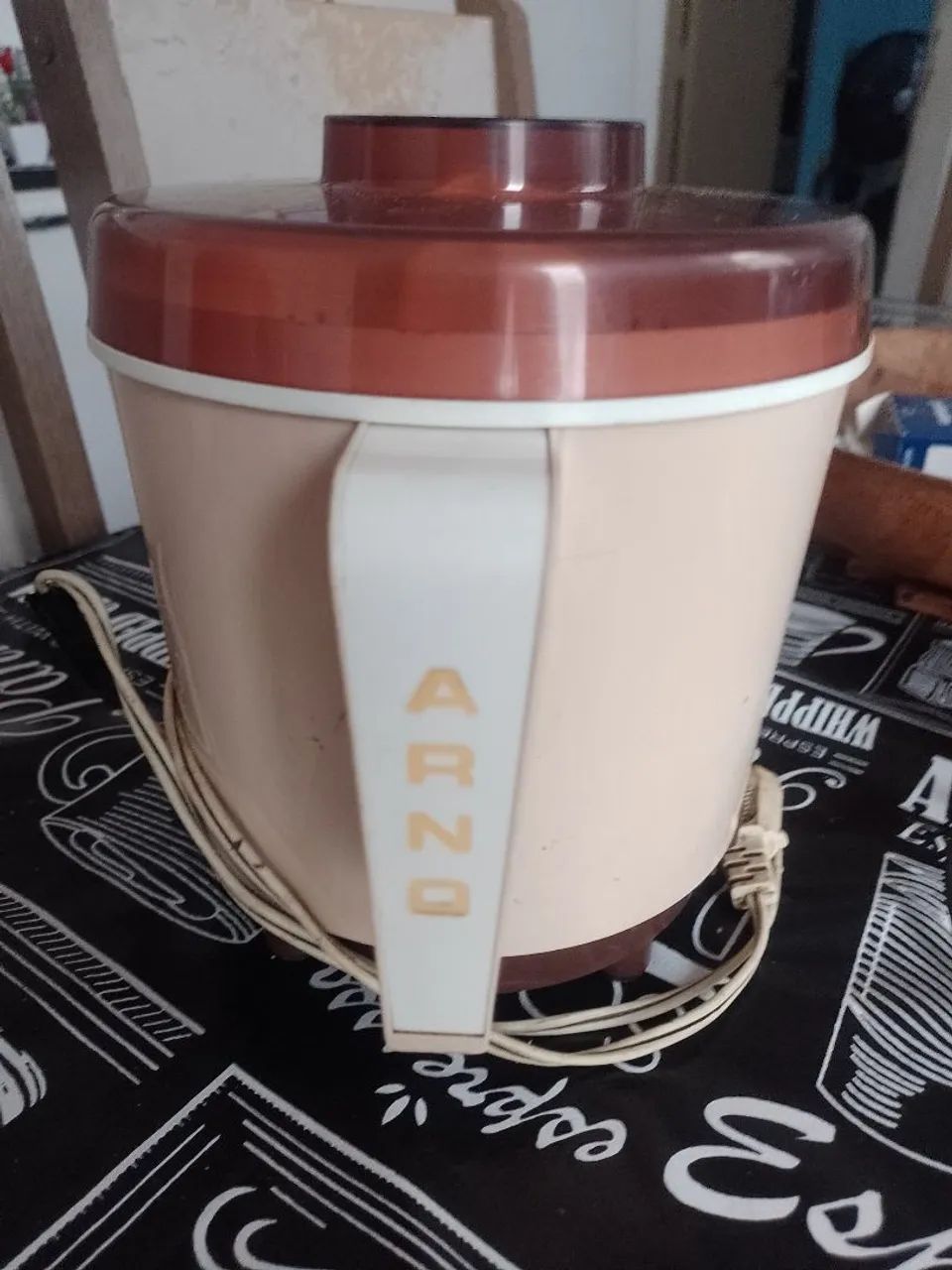 Espremedor de Frutas Elétrico Arno