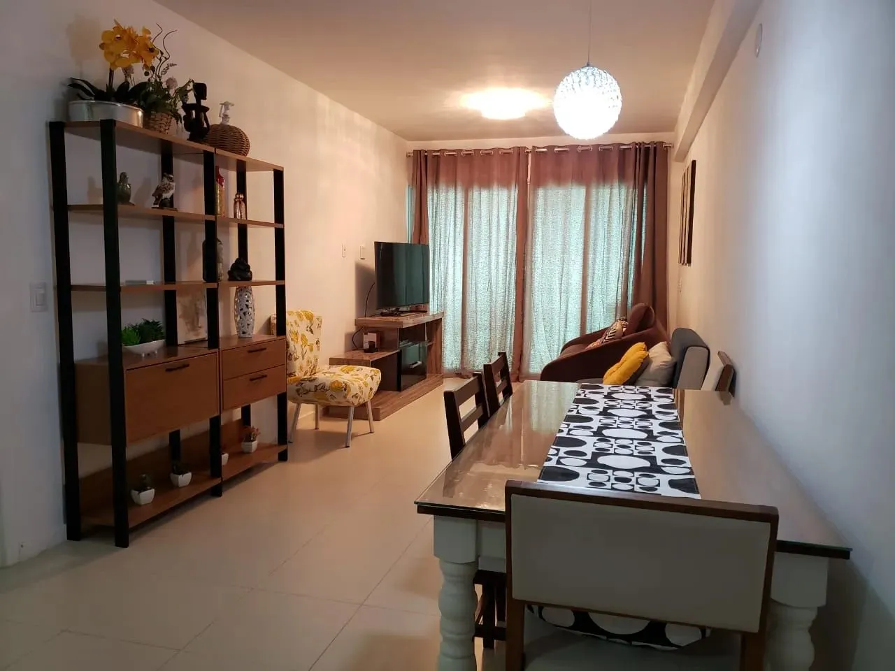 Apartamento De 1 Suíte, Distribuído Em 75M² E 1 Vaga De Garagem Na Ondina. OPQKHF