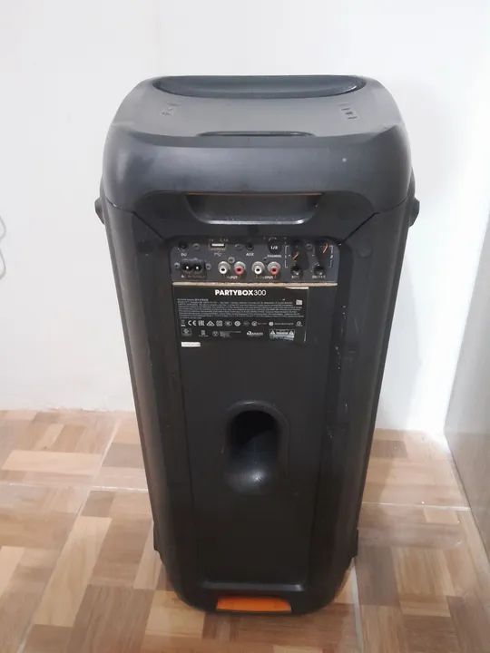 Caixa de Som JBL Partybox 300