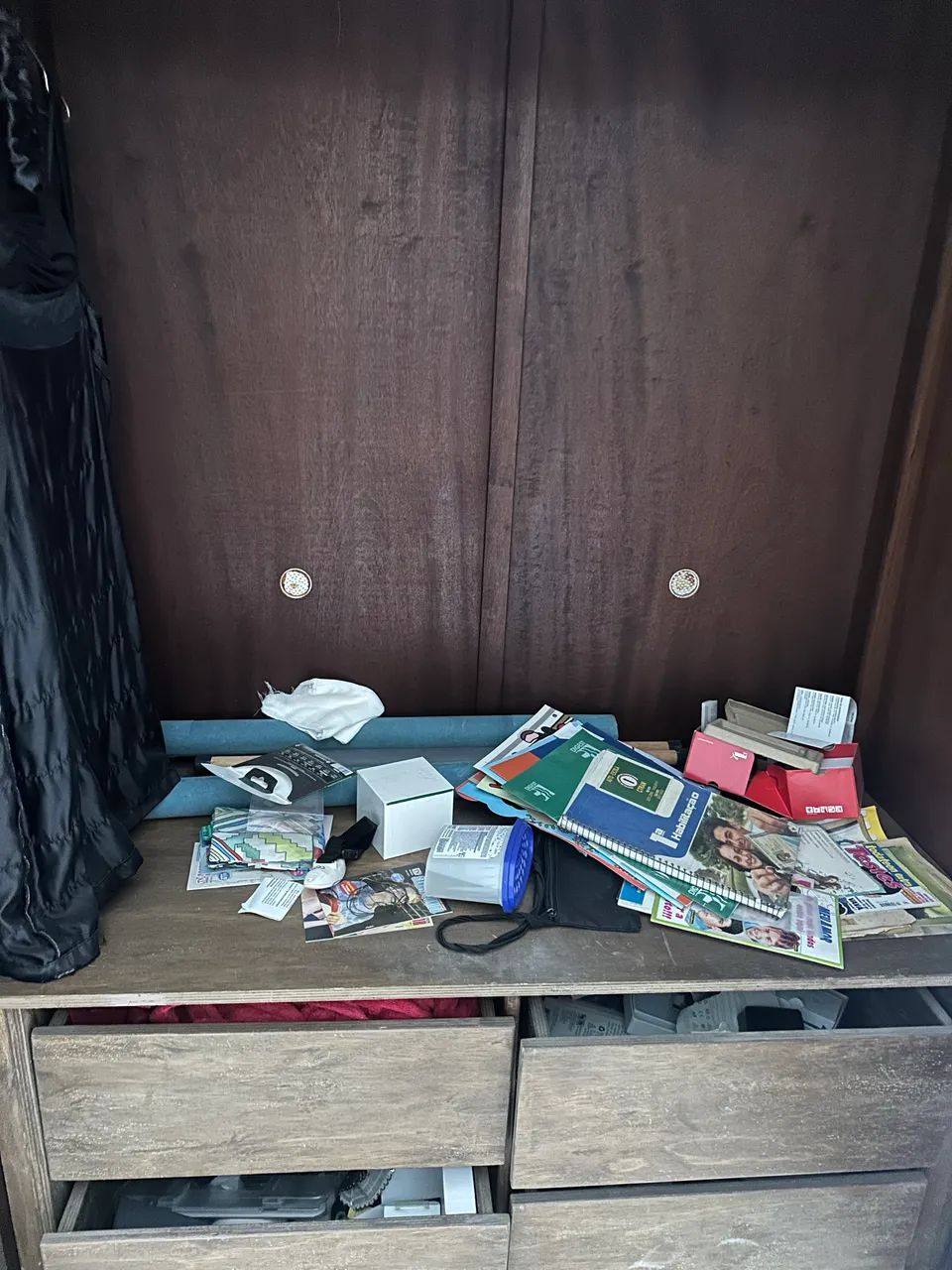 Colonial Wardrobe64312003296001123