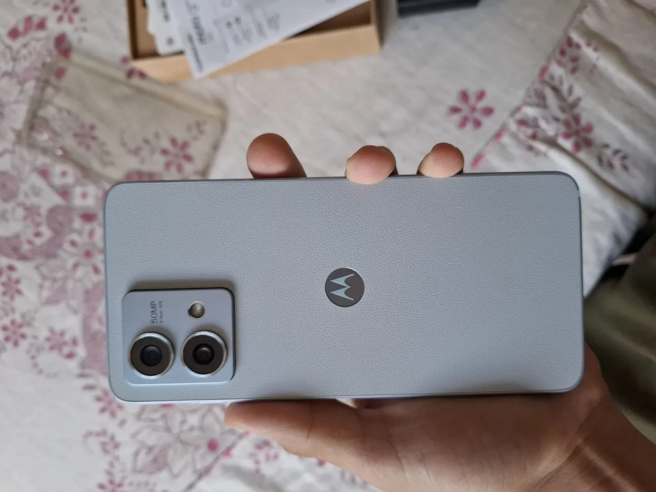 Moto g84, 900 reais