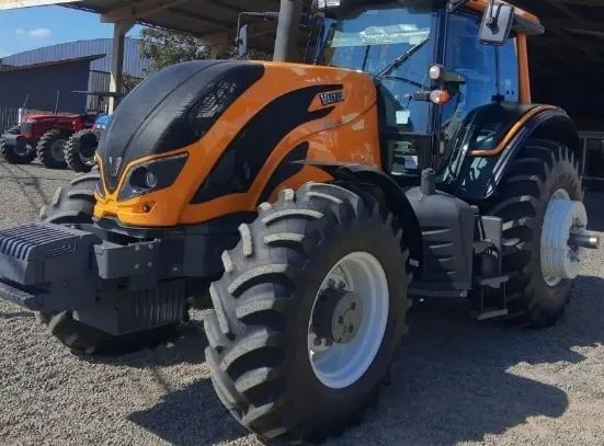 Trator Valtra Bm100 2016.