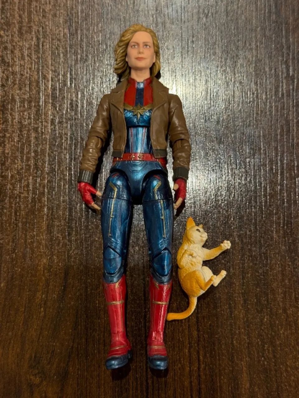 Marvel Legends CAP MARVEL BOMBER JACKET WAVE KREE SENTRY Hobbies