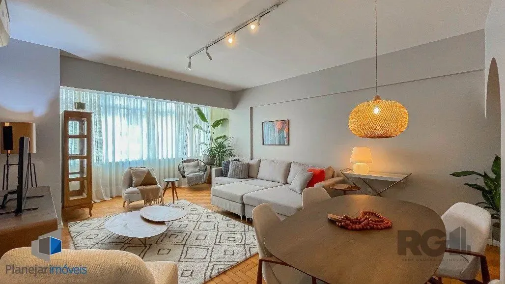 Apartamento para comprar , dois dormitórios, 1 vaga de garagem no Centro Histórico.