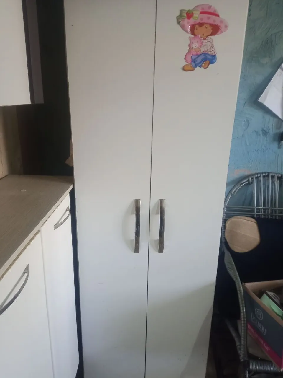 Vendo um armário pequeno