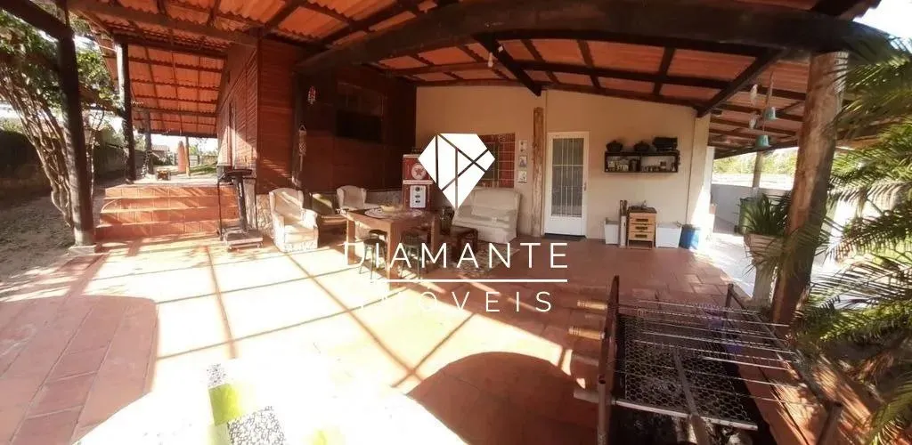 SITIO COM 1200m² E DUAS CASAS EM PORTO ALEGRE