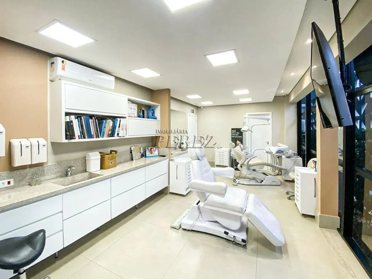 Sala mobiliada para alugar próximo da Av. Santos Dumont em Londrina