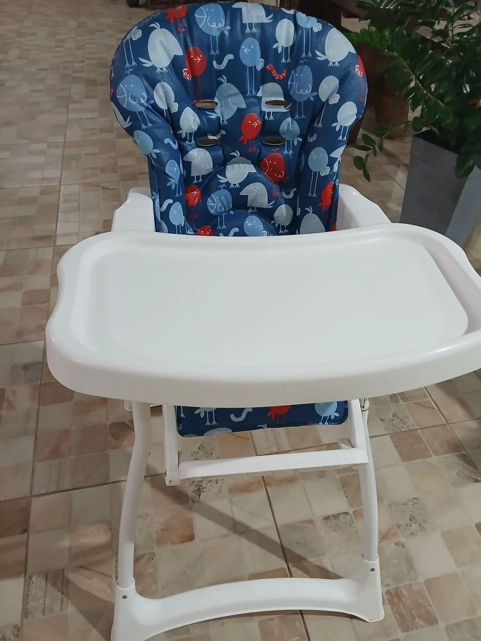 Cadeira de alimentação infantil 
