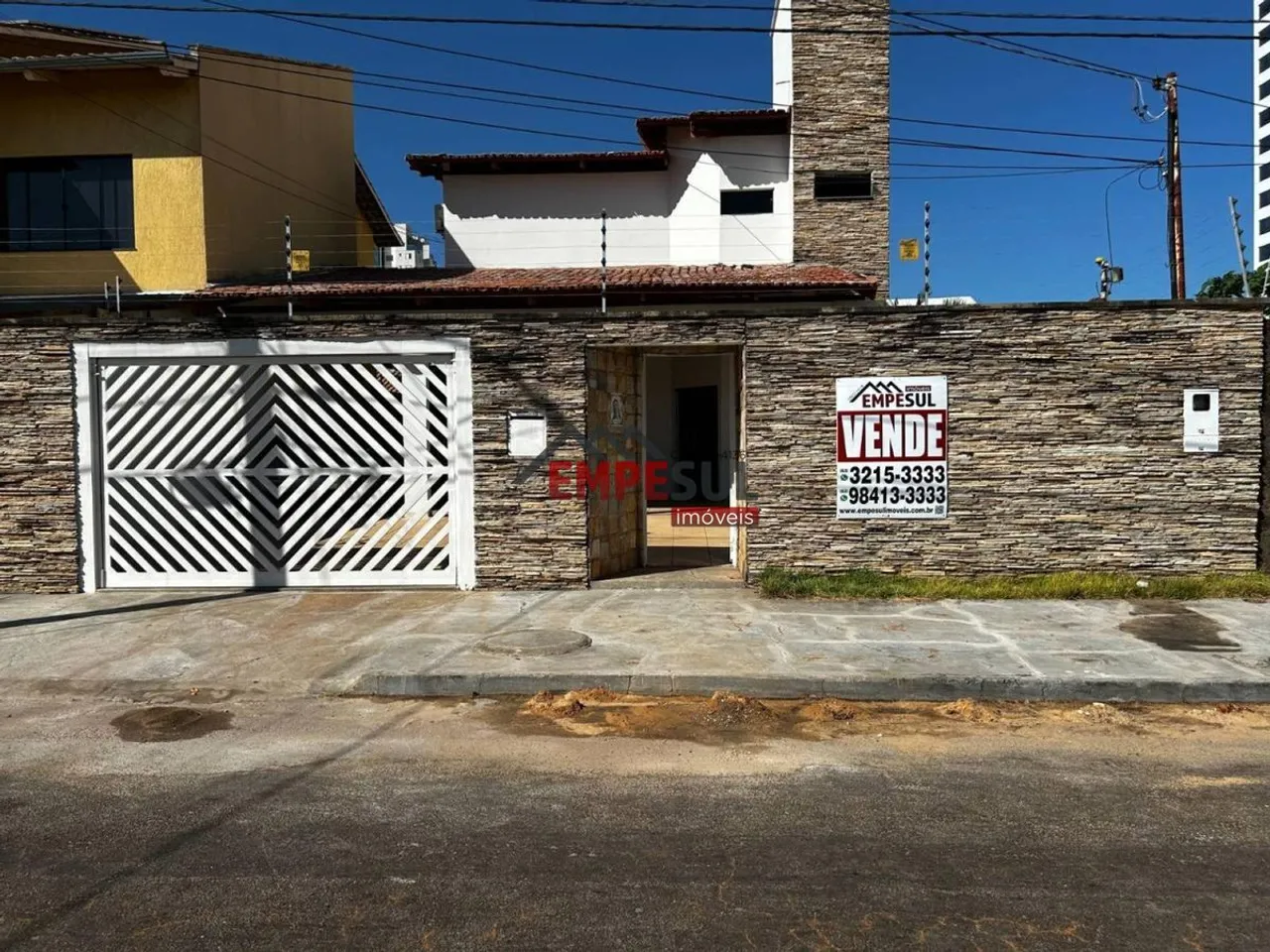 Vendo Sobrado de 4 quartos na 106 Norte ou Arne 12