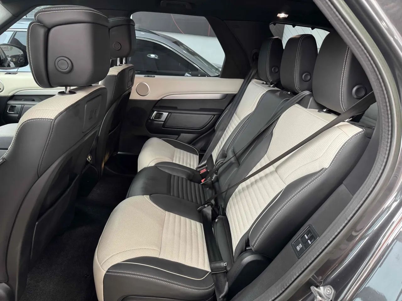 Land Rover Discovery R- Dyn HSE 3.0 4x4 Die. (Hib.), foto 13 de 14