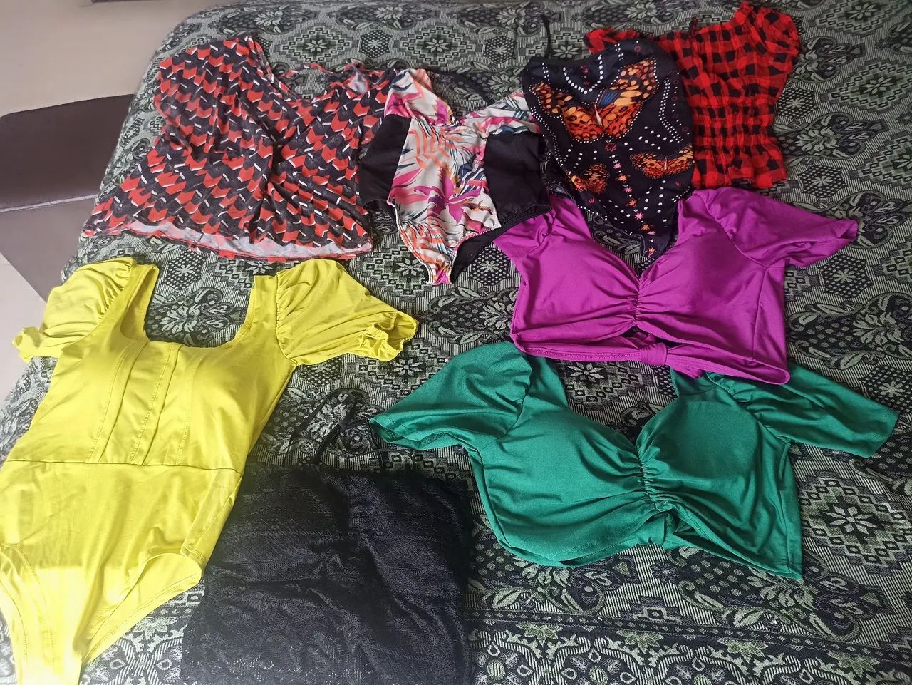 Lote de Roupas Femininas 22 peças tamanho M - Foto 2