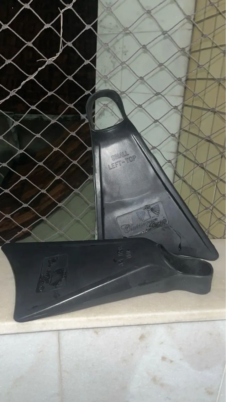 Pé de pato assimétrico para bodyboard